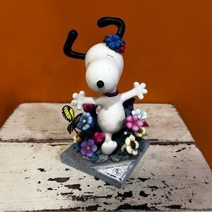 Snoopy Figurine with Colorful Flowers shopping for Toy